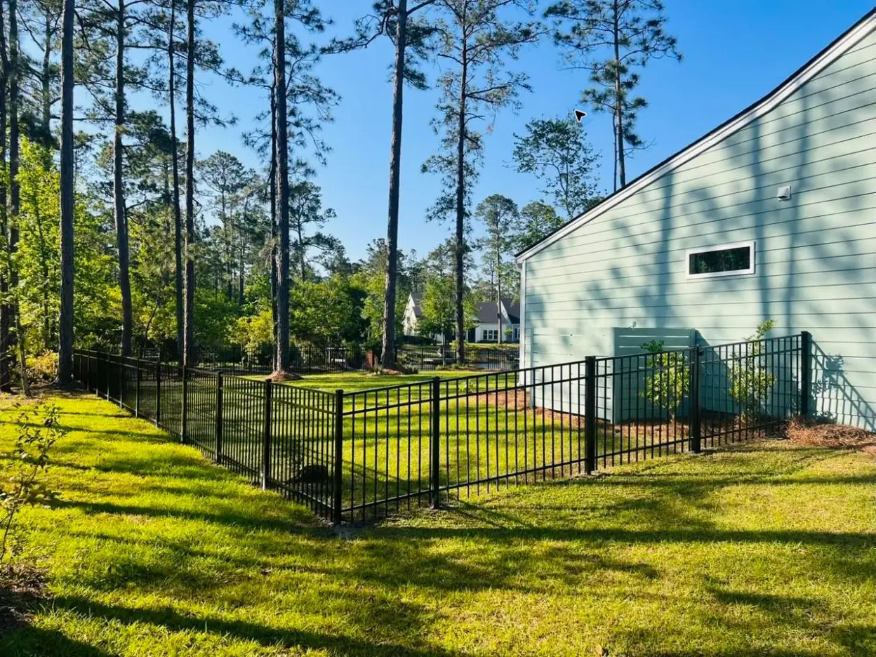 Black aluminum fence installed in Waterways at Richmond Hill